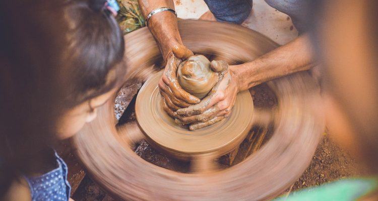 développez vos compétences en écriture avec nos conseils pratiques et techniques éprouvées. apprenez à rédiger de manière claire et persuasive, que ce soit pour des essais, des articles ou des communications professionnelles. améliorez votre style et votre créativité en écrivant chaque jour.
