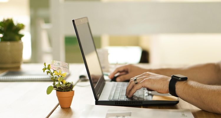 découvrez une large sélection de cours en ligne adaptés à tous les niveaux. apprenez à votre rythme grâce à des formations interactives et des ressources diversifiées. inscrivez-vous dès aujourd'hui pour développer vos compétences et booster votre carrière !