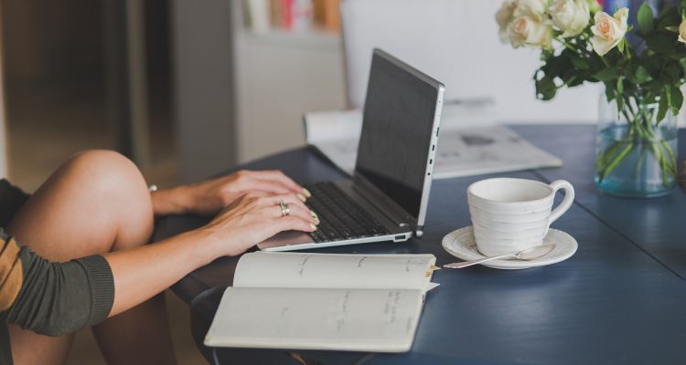découvrez comment améliorer vos compétences en écriture grâce à des conseils pratiques, des techniques éprouvées et des ressources utiles pour exprimer vos idées avec clarté et impact.