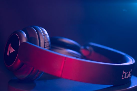 découvrez comment l'écoute active peut transformer vos interactions et améliorer vos relations personnelles et professionnelles. apprenez les techniques essentielles pour mieux comprendre et engager vos interlocuteurs.