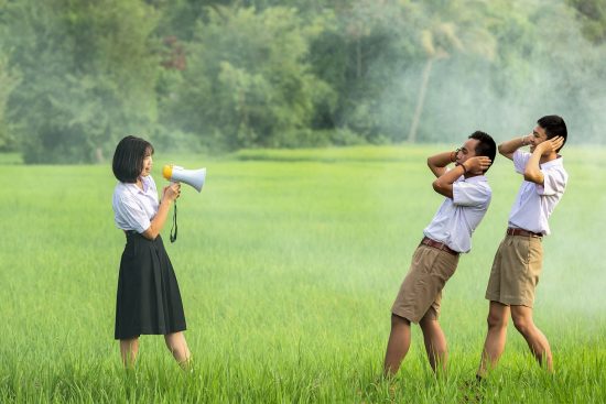 découvrez les clés de la communication assertive, une approche qui permet d'exprimer ses pensées et émotions avec confiance tout en respectant les autres. améliorez vos relations personnelles et professionnelles grâce à des techniques de communication efficaces.