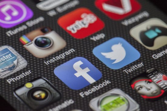 découvrez les compétences essentielles en médias sociaux pour booster votre présence en ligne. apprenez à créer du contenu engageant, à analyser vos performances et à interagir efficacement avec votre audience. améliorez vos stratégies de communication et démarquez-vous sur les réseaux sociaux.