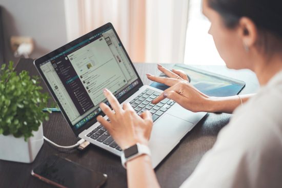 découvrez nos cours en ligne sur la publicité, conçus pour vous aider à maîtriser les techniques de marketing digital, optimiser vos campagnes publicitaires et atteindre vos objectifs professionnels. inscrivez-vous dès aujourd'hui et boostez votre carrière dans le monde de la publicité en ligne !
