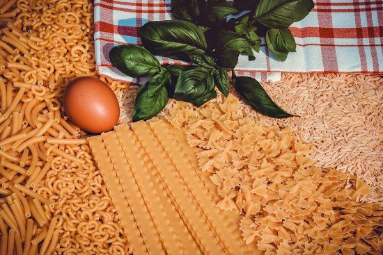 découvrez la richesse de la cuisine italienne, un voyage culinaire à travers des recettes authentiques, des ingrédients frais et des traditions familiales. savourez les pâtes, les pizzas, les antipasti et bien plus encore, tout en explorant les saveurs qui font de l'italie une destination gastronomique de choix.