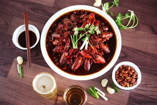 découvrez l'univers fascinant de la cuisine asiatique, alliant saveurs exotiques et techniques culinaires traditionnelles. explorez des recettes authentiques, des ingrédients frais et des astuces pour savourer chaque plat comme un chef.