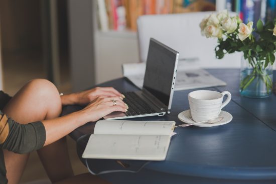 découvrez les compétences essentielles en rédaction web pour captiver votre audience, optimiser votre contenu pour le référencement et transformer des visiteurs en clients. exploitez des techniques efficaces pour améliorer votre communication en ligne.