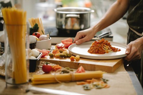 découvrez l'art de la cuisine italienne avec nos recettes authentiques, des conseils pratiques et des astuces pour préparer de délicieux plats. éveillez vos papilles avec des saveurs traditionnelles et apprenez à maîtriser les classiques de la gastronomie italienne.
