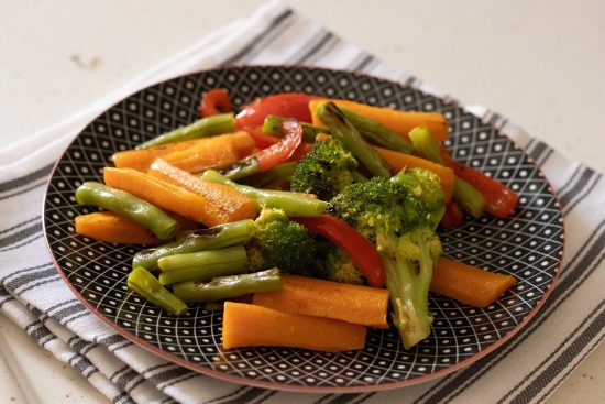 découvrez l'art de la cuisine vegan avec des recettes délicieuses et nutritives qui célèbrent la richesse des ingrédients d'origine végétale. transformez votre alimentation et régalez vos papilles tout en respectant votre engagement pour un mode de vie éthique et durable.
