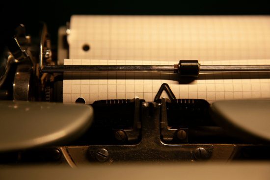 découvrez les compétences essentielles en rédaction web pour captiver votre audience et optimiser votre contenu en ligne. apprenez à écrire de manière efficace, à améliorer votre référencement et à engager vos lecteurs grâce à des techniques de rédaction adaptées aux spécificités du web.