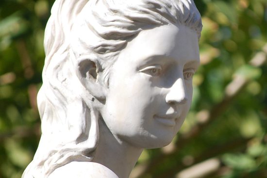 découvrez l'art de la sculpture à travers des œuvres fascinantes qui capturent la beauté et l'émotion. explorez les techniques, les matériaux et les artistes qui donnent vie à cette forme d'expression intemporelle.